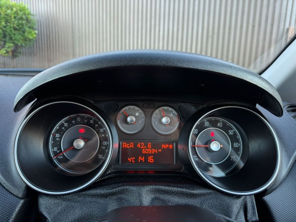 Used Fiat Punto 2015 for sale - 76710852: Photo 31