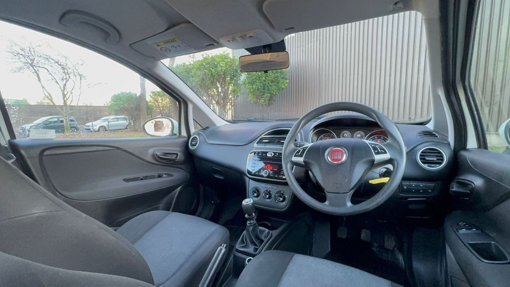 Used Fiat Punto 2015 for sale - 76710852: Photo 36