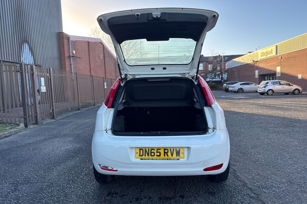 Used Fiat Punto 2015 for sale - 76710852: Photo 9