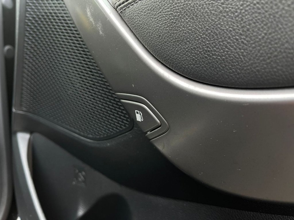 Used Hyundai Santa Fe 2015 for sale - 76724156: Photo 32