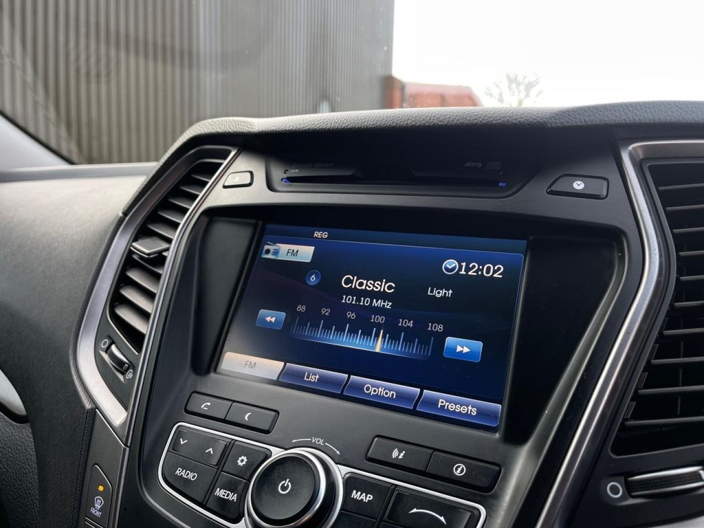 Used Hyundai Santa Fe 2015 for sale - 76724156: Photo 47