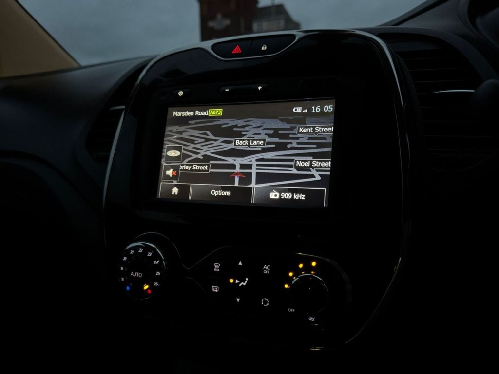 Used Renault Captur 2015 for sale - 76986428: Photo 18