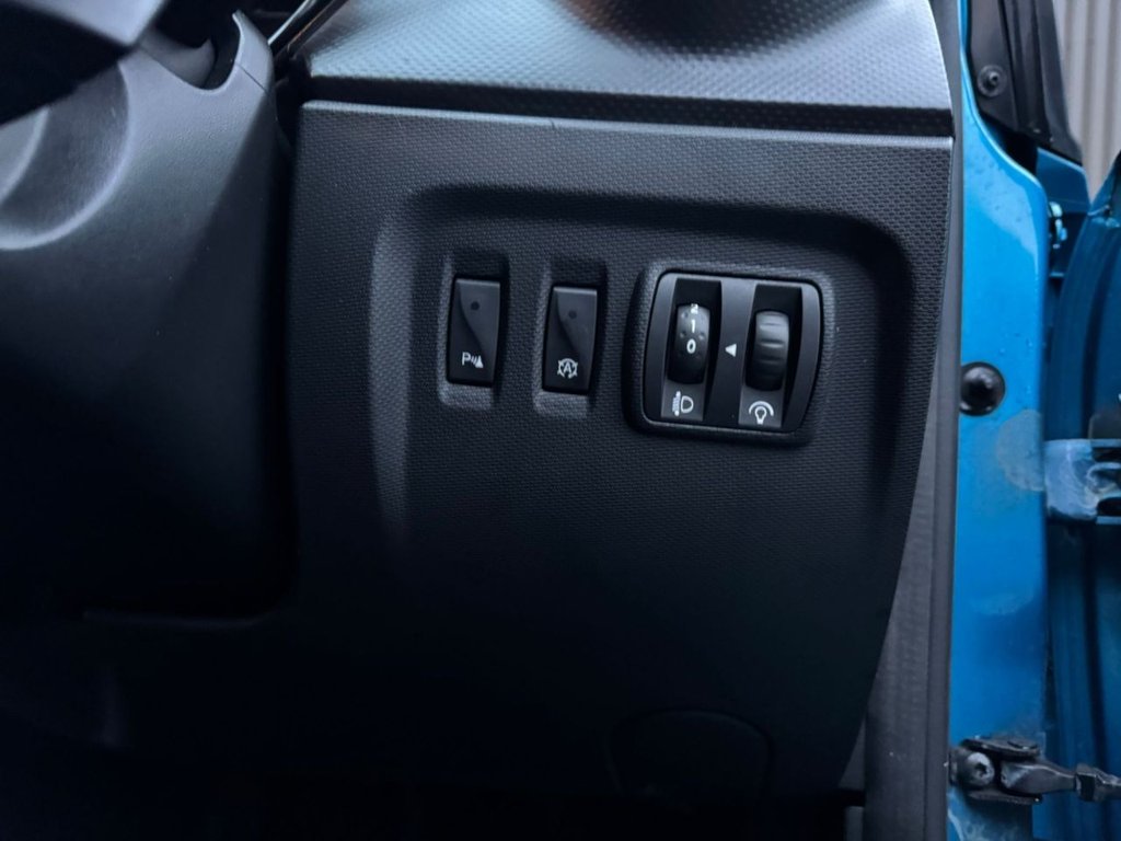 Used Renault Captur 2015 for sale - 76986428: Photo 25