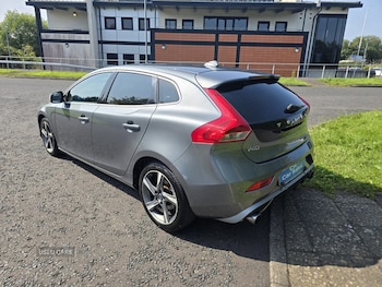 Used Volvo V40 2015 for sale - 75579110: Photo