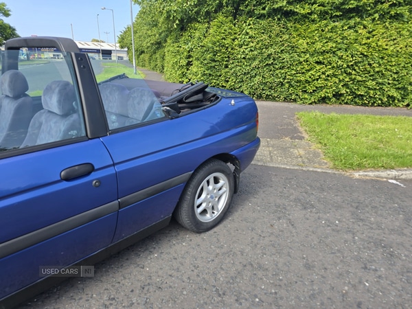 Used Ford Escort 1998 for sale - 76914154: Photo 9