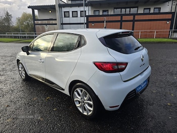 Used Renault Clio 2017 for sale - 76433695: Photo