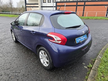 Used Peugeot 208 2015 for sale - 76977047: Photo