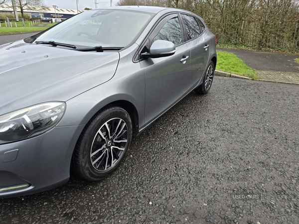 Used Volvo V40 2015 for sale - 77144941: Photo 8