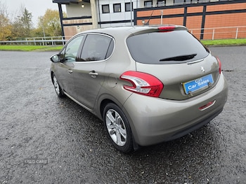 Used Peugeot 208 2013 for sale - 76474160: Photo