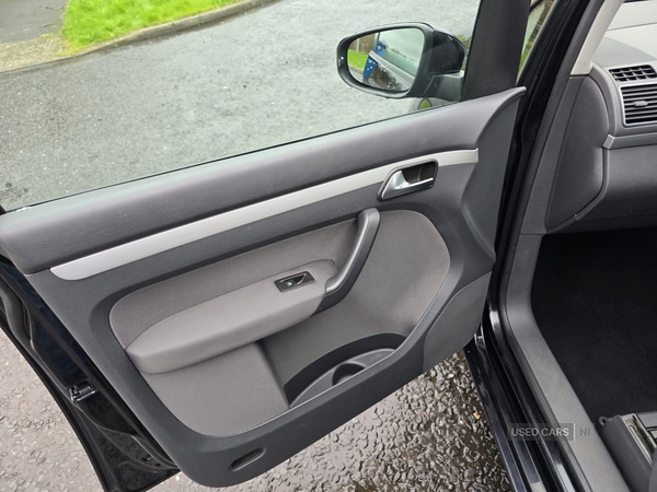 Used Volkswagen Touran 2011 for sale - 77705960: Photo 21