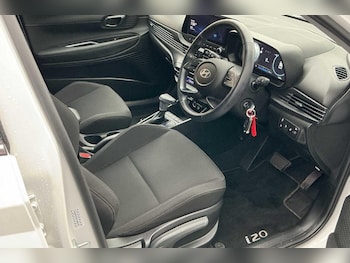 Used Hyundai i20 2024 for sale - 76537650: Photo