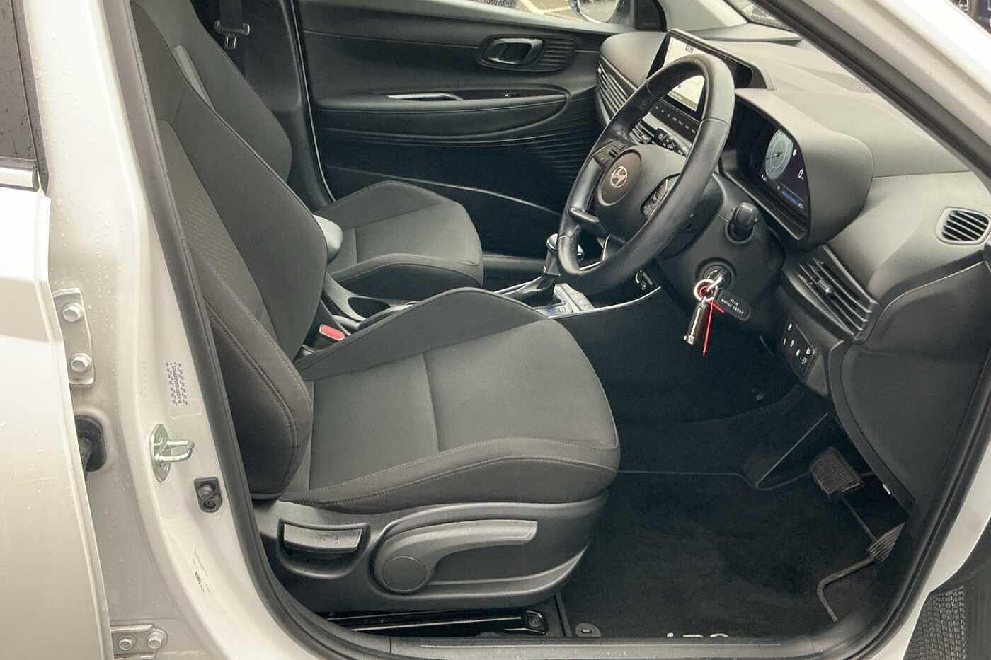 Used Hyundai i20 2024 for sale - 76537650: Photo 8