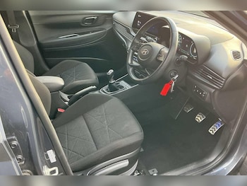 Used Hyundai BAYON 2021 for sale - 76572308: Photo