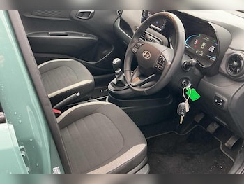 Used Hyundai i10 2024 for sale - 76612699: Photo