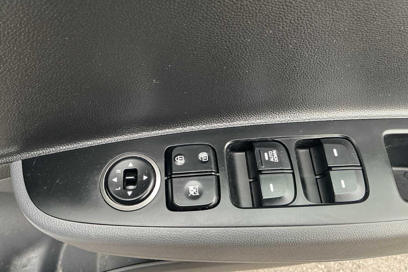 Used Hyundai i10 2019 for sale - 76043060: Photo 15