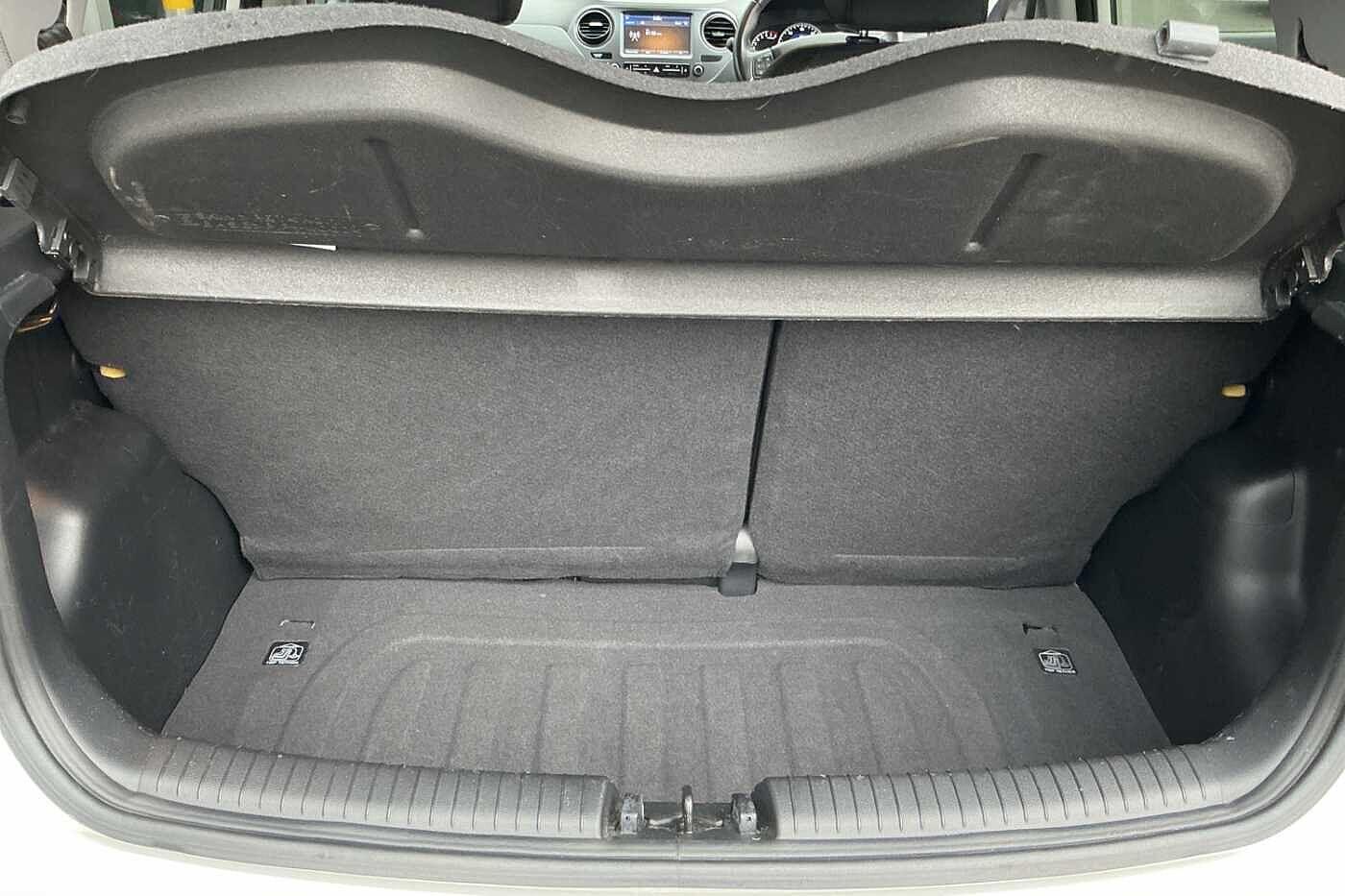 Used Hyundai i10 2019 for sale - 76043060: Photo 18