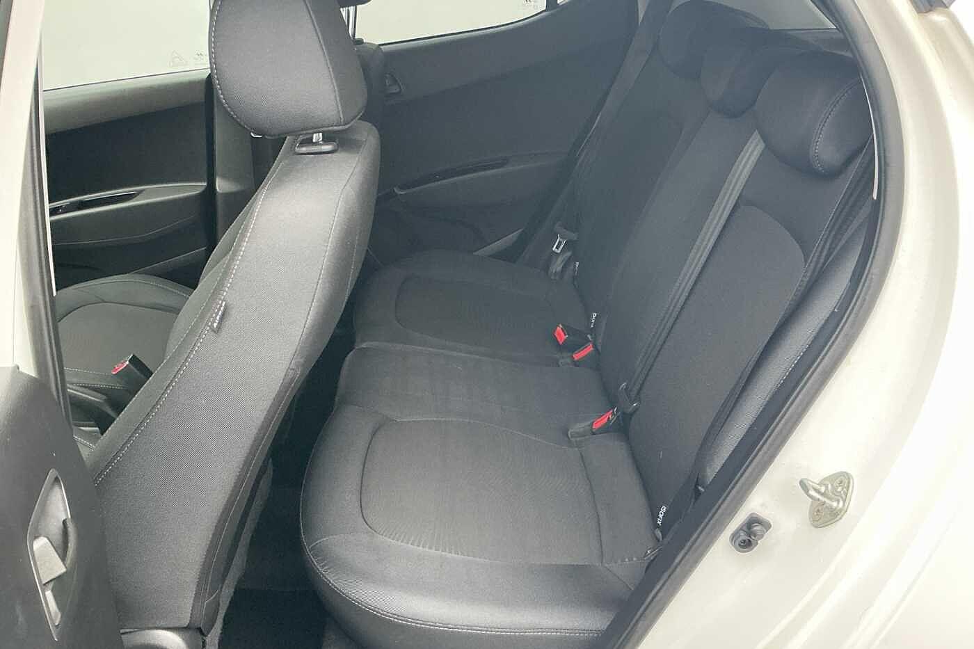Used Hyundai i10 2019 for sale - 76043060: Photo 9