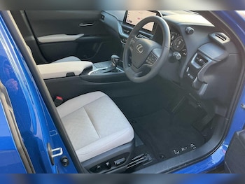 Used Lexus UX 2023 for sale - 76645870: Photo