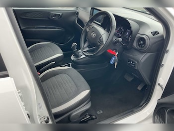Used Hyundai i10 2021 for sale - 75826166: Photo