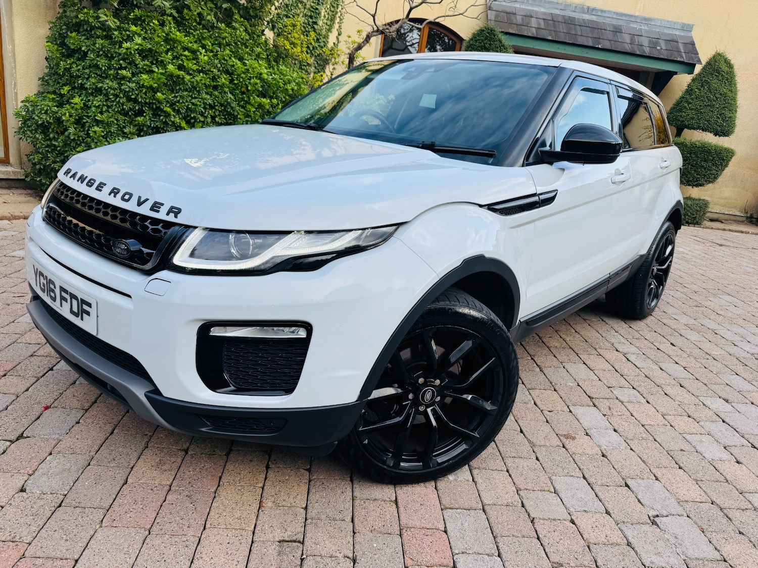 Used Land Rover Range Rover Evoque 2016 for sale - 76354878: Photo 4