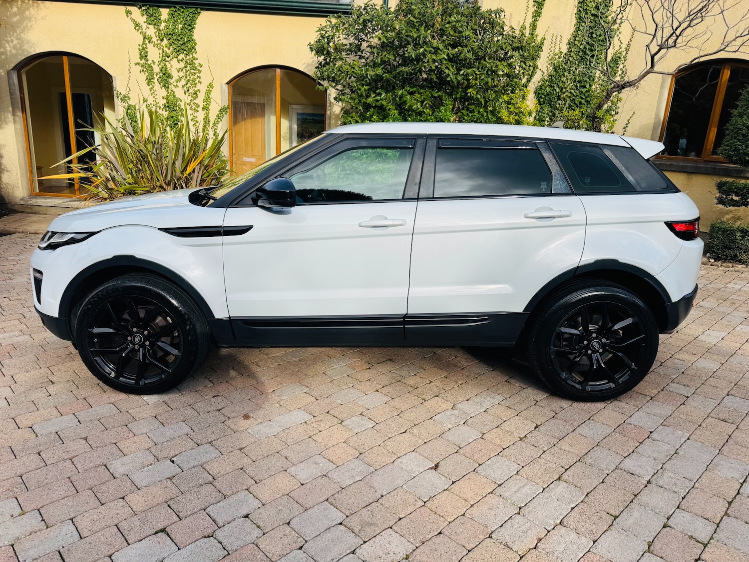 Used Land Rover Range Rover Evoque 2016 for sale - 76354878: Photo 6