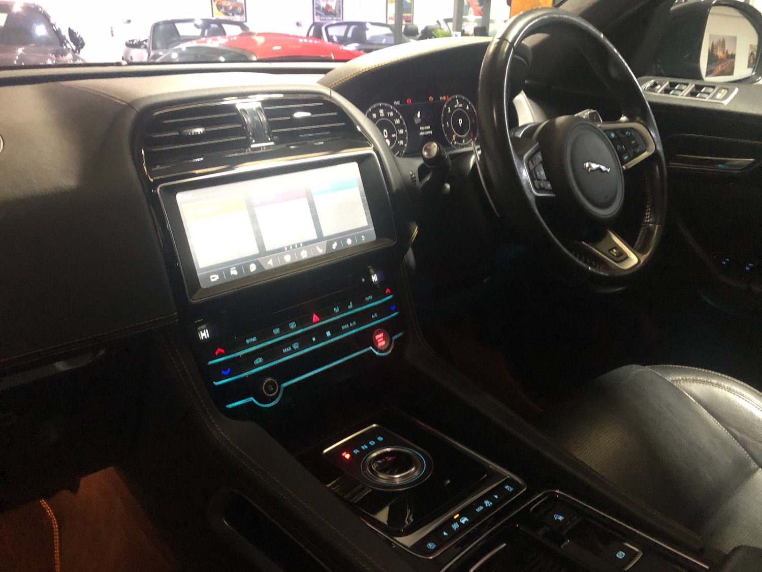 Used Jaguar F-Pace 2019 for sale - 77223057: Photo 13