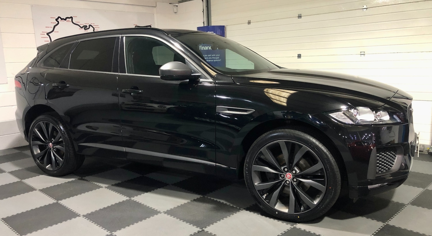 Used Jaguar F-Pace 2019 for sale - 77223057: Photo 3