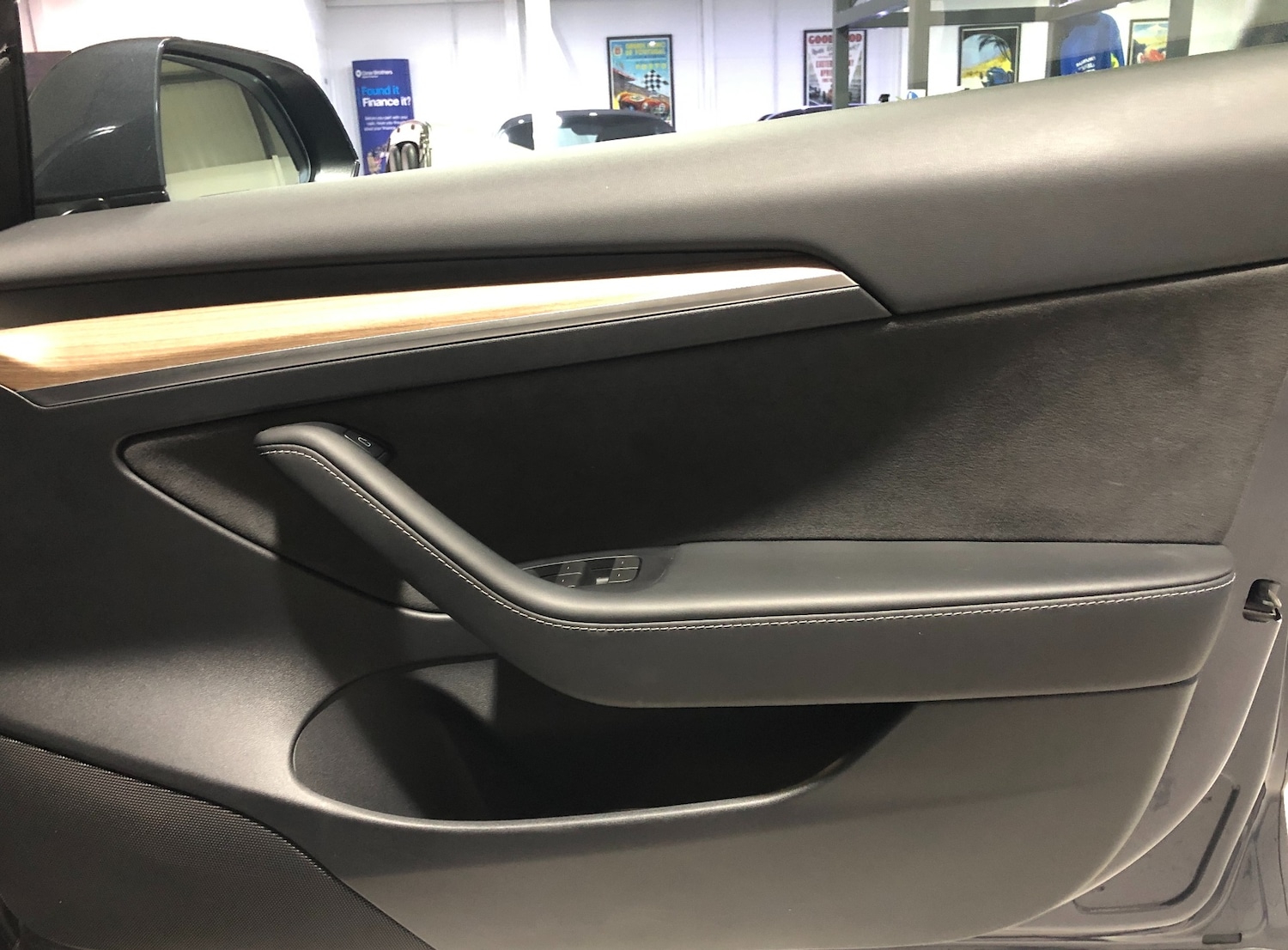 Used Tesla Model 3 2023 for sale - 76254811: Photo 11