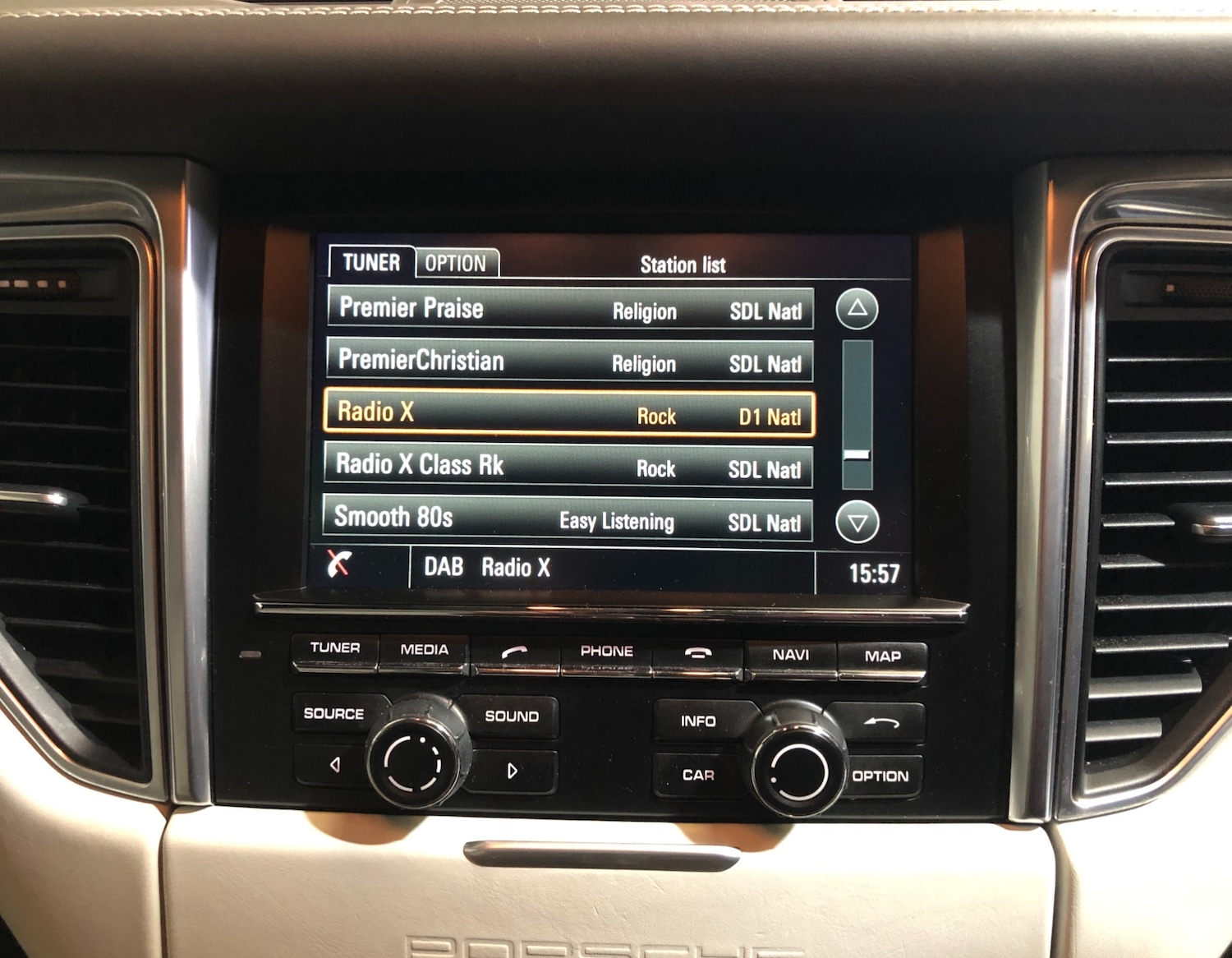 Used Porsche Macan 2015 for sale - 77951657: Photo 25