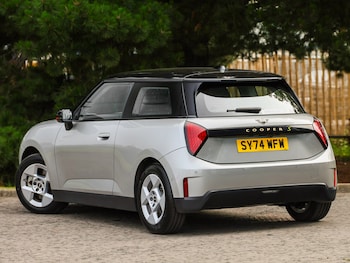 Used MINI Cooper 2024 for sale - 79214383: Photo