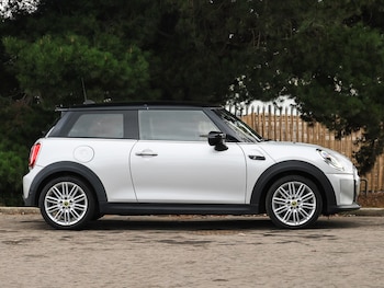 Used MINI Hatch 2022 for sale - 77907795: Photo