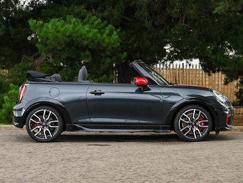 Used MINI Cooper 2025 for sale - 76213146: Photo 2