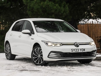 Used Volkswagen Golf 2023 for sale - 77142119: Photo