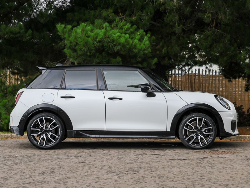 Used MINI Cooper 2025 for sale - 76213337: Photo 2