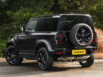 Used Land Rover Defender 2024 for sale - 78037221: Photo