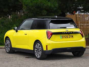 Used MINI Cooper 2025 for sale - 75212308: Photo