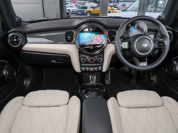 Used MINI Hatch 2023 for sale - 79550050: Photo