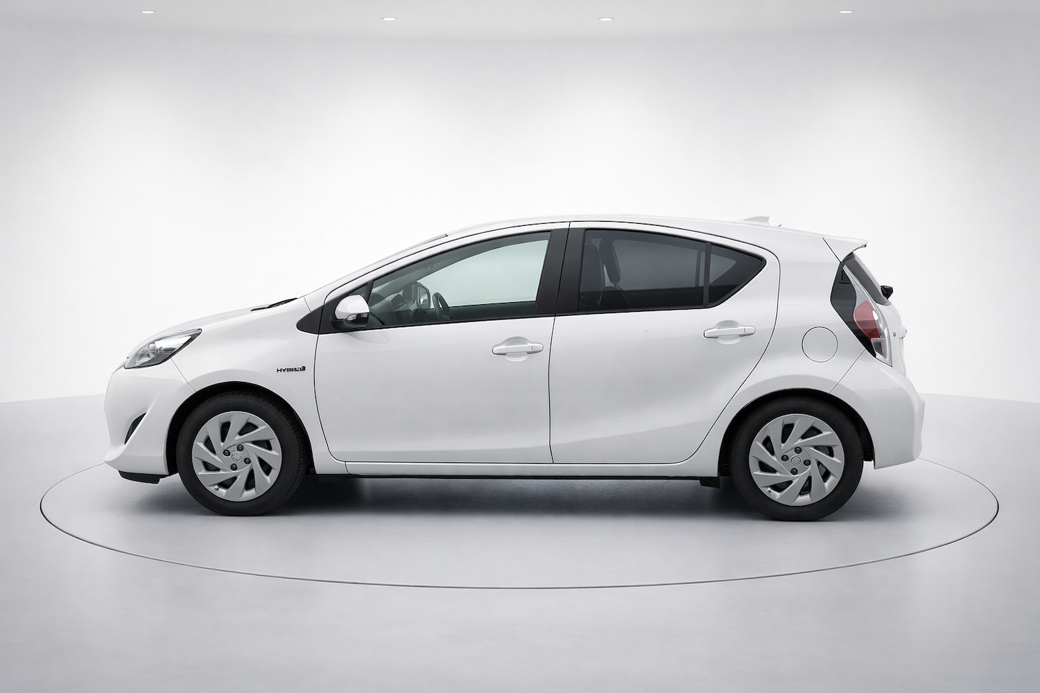 Used Toyota Aqua 2019 for sale - 77261732: Photo 3