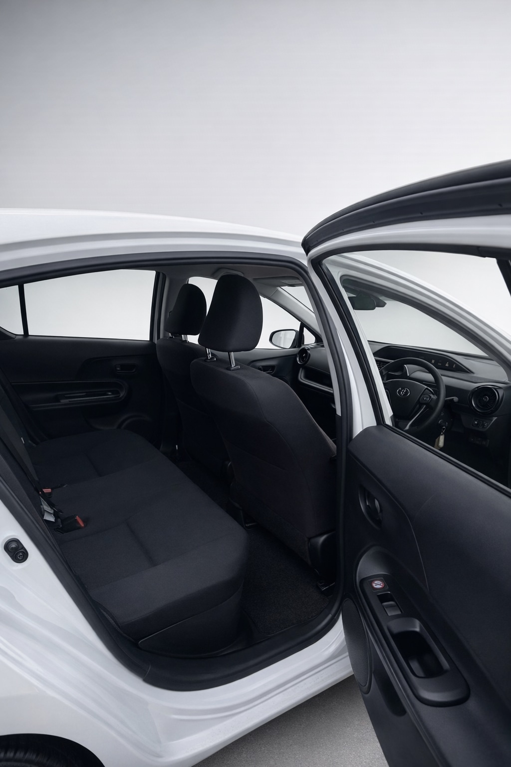 Used Toyota Aqua 2019 for sale - 77261732: Photo 8