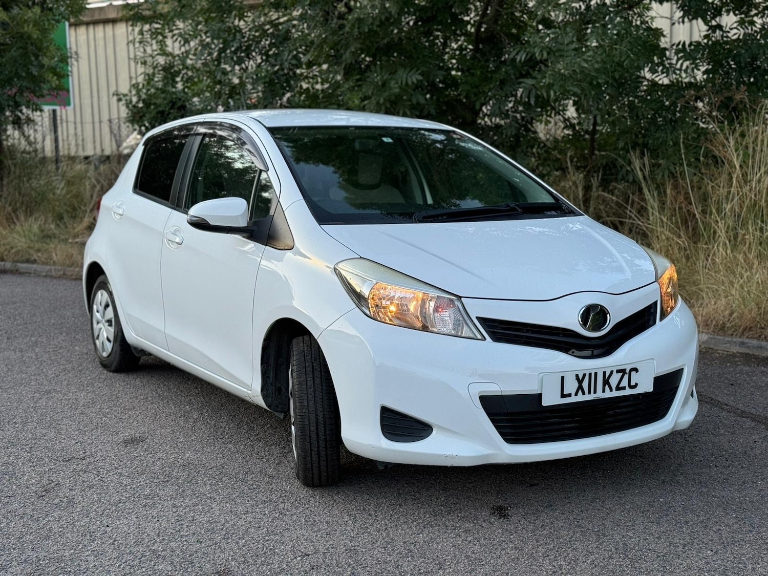 Used Toyota Vitz 2011 for sale - 77149701: Photo 1