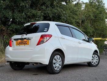 Used Toyota Vitz 2011 for sale - 77149701: Photo