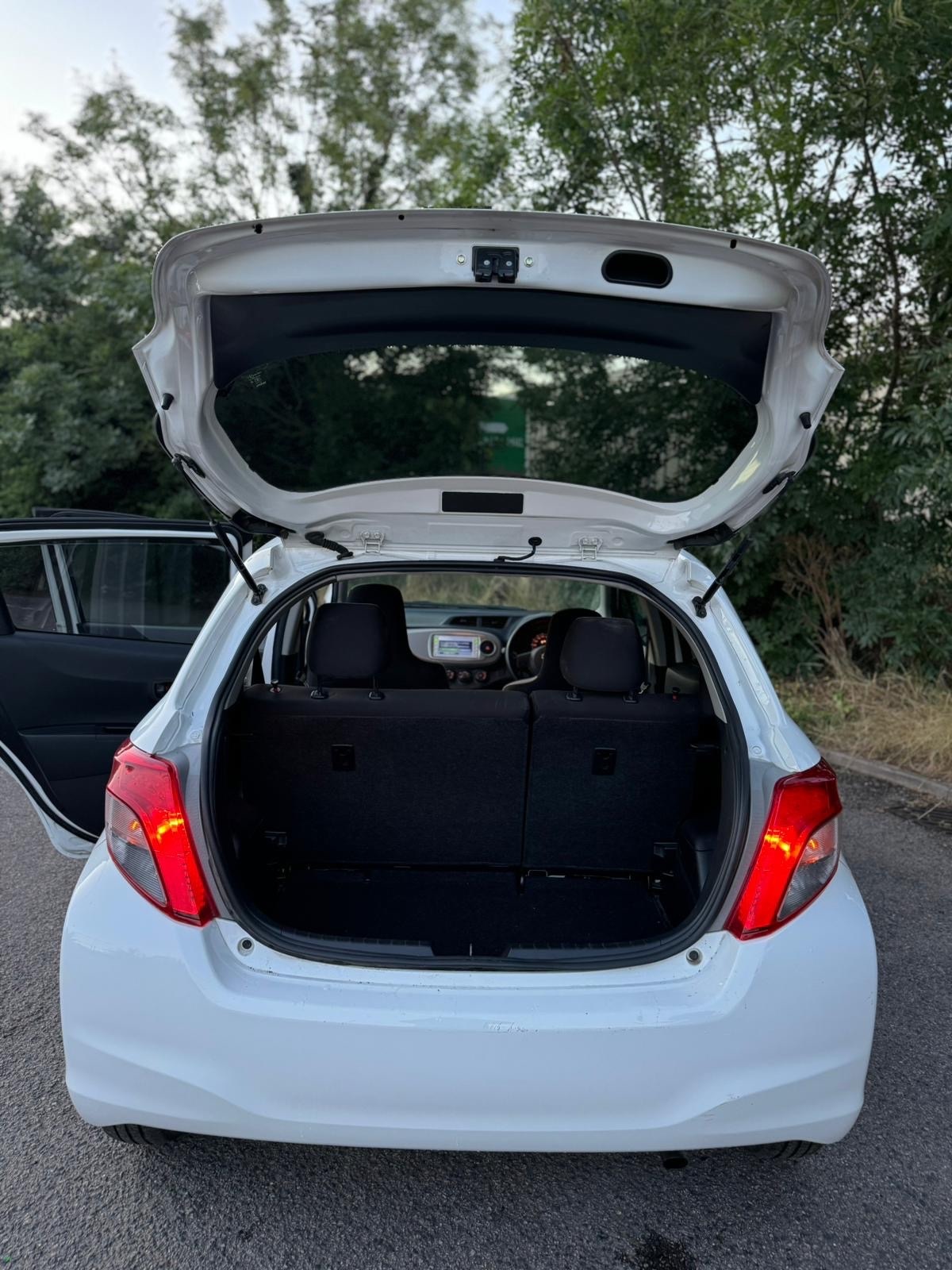 Used Toyota Vitz 2011 for sale - 77149701: Photo 6