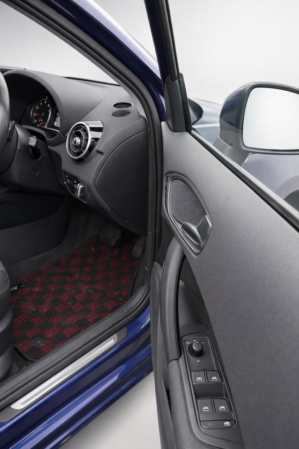 Used Audi A1 2013 for sale - 77311475: Photo 5