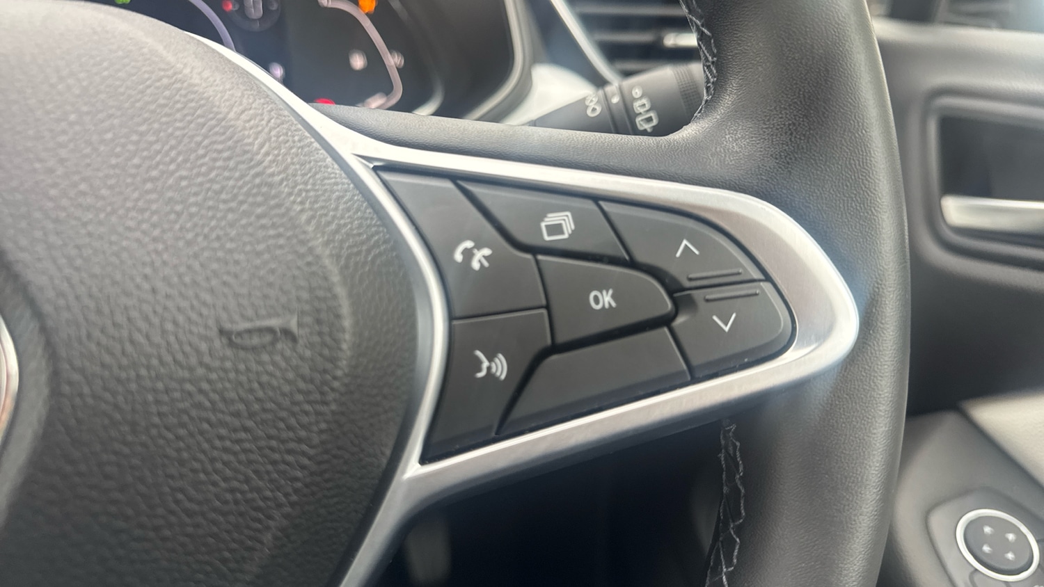 Used Renault Clio 2021 for sale - 76344534: Photo 24