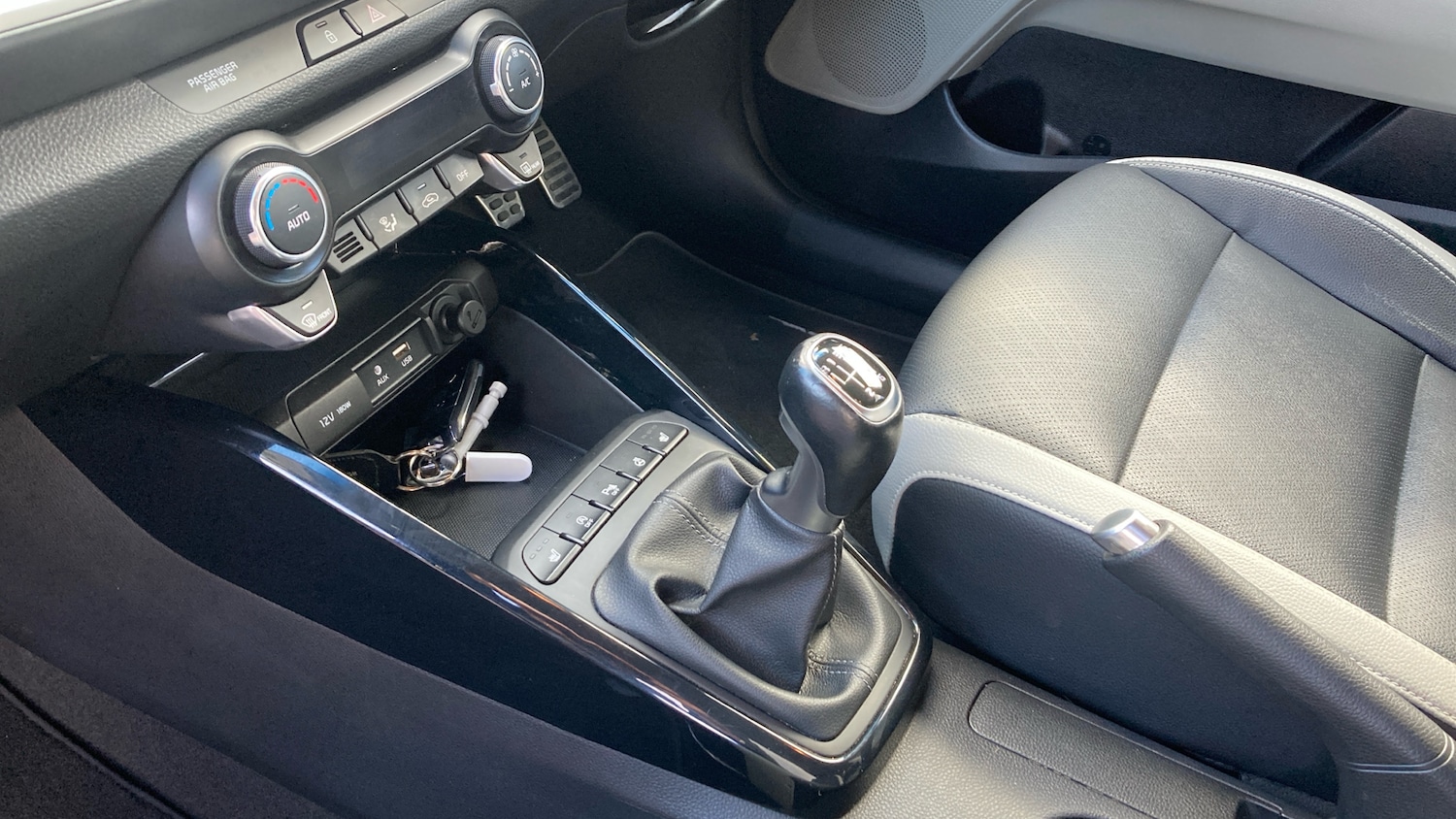 Used Kia Stonic 2020 for sale - 76627882: Photo 13