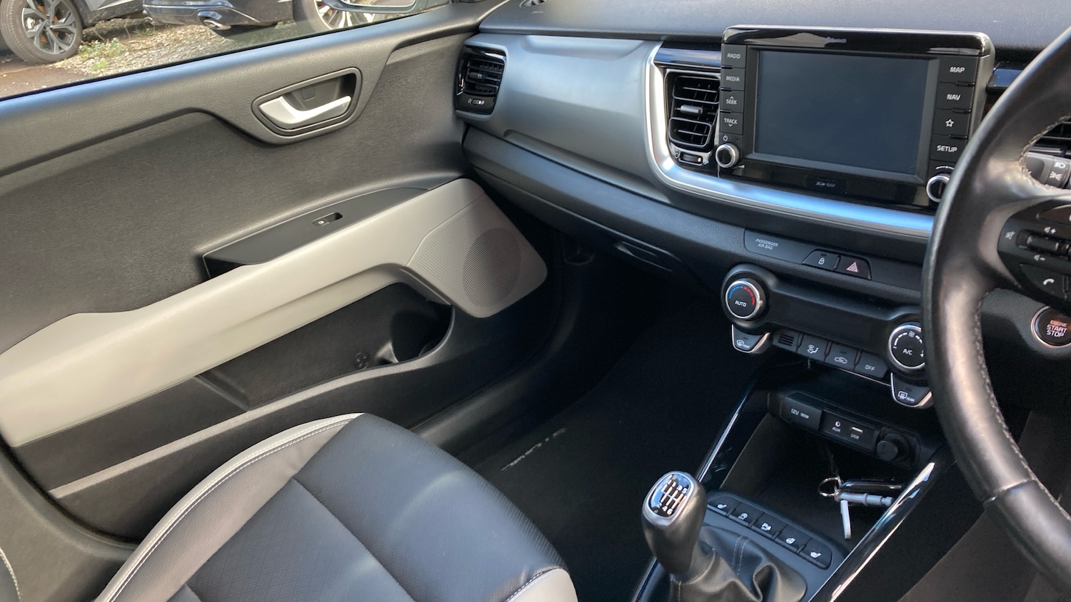 Used Kia Stonic 2020 for sale - 76627882: Photo 14