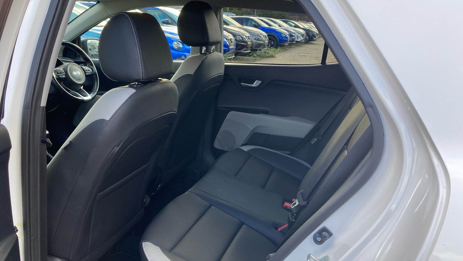 Used Kia Stonic 2020 for sale - 76627882: Photo 16