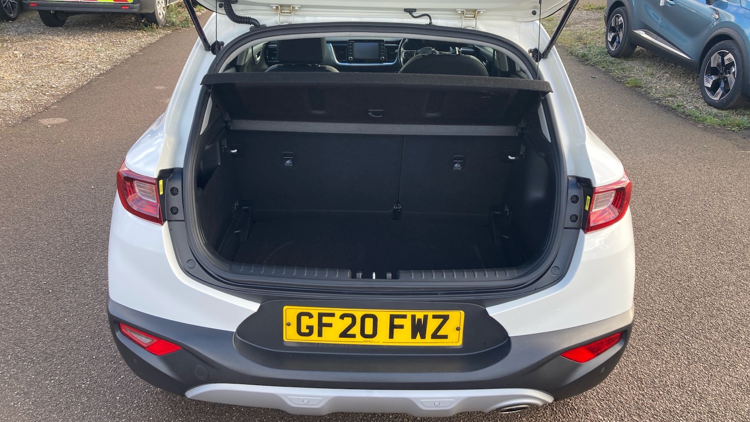 Used Kia Stonic 2020 for sale - 76627882: Photo 4