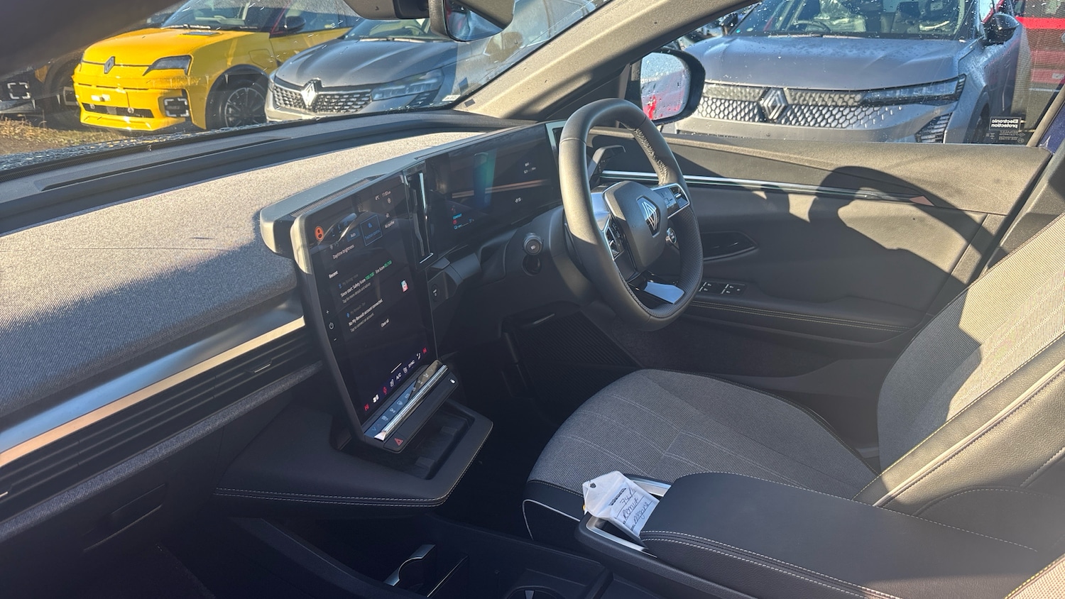 Used Renault Megane E Tech 2024 for sale - 76946710: Photo 9