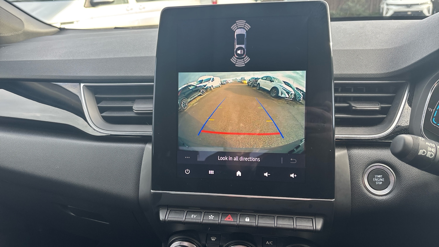 Used Renault Captur 2022 for sale - 76979649: Photo 32